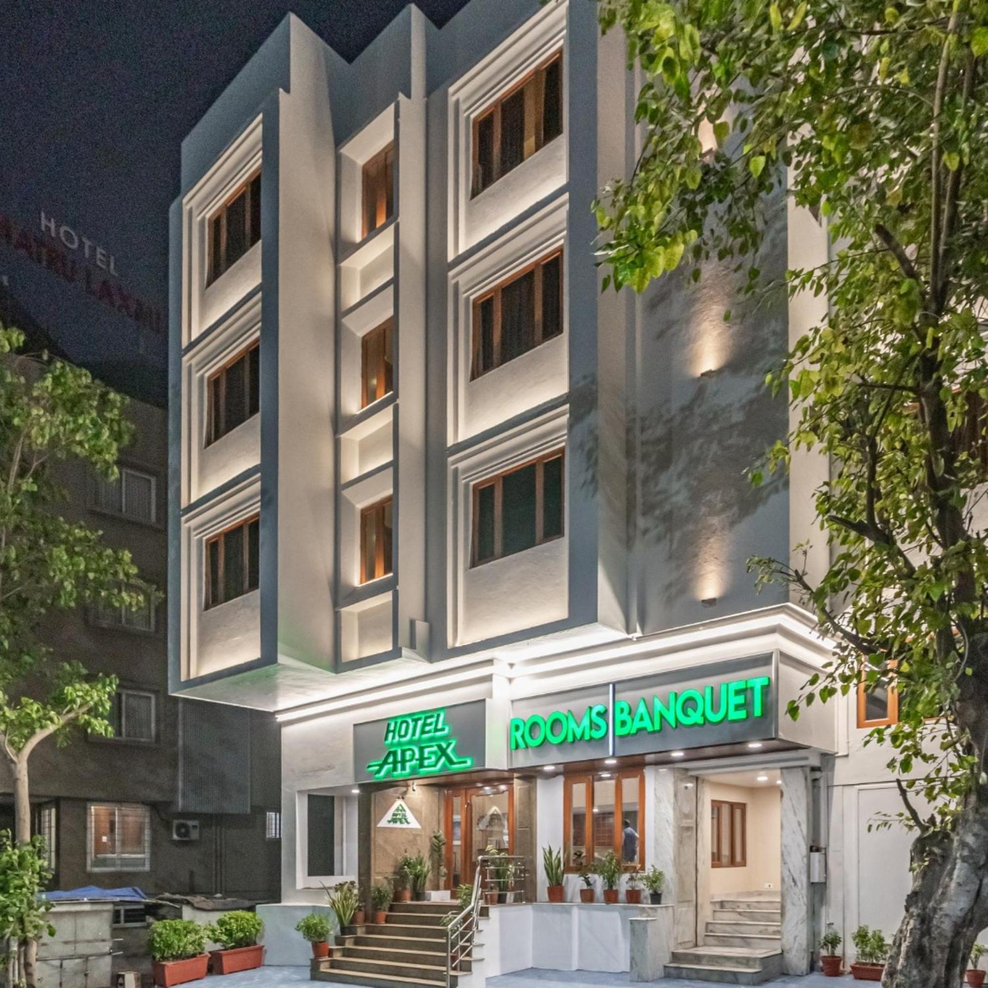 Hotel Apex Surat Exterior photo