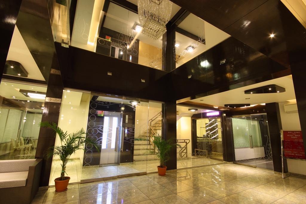 Hotel Apex Surat Exterior photo