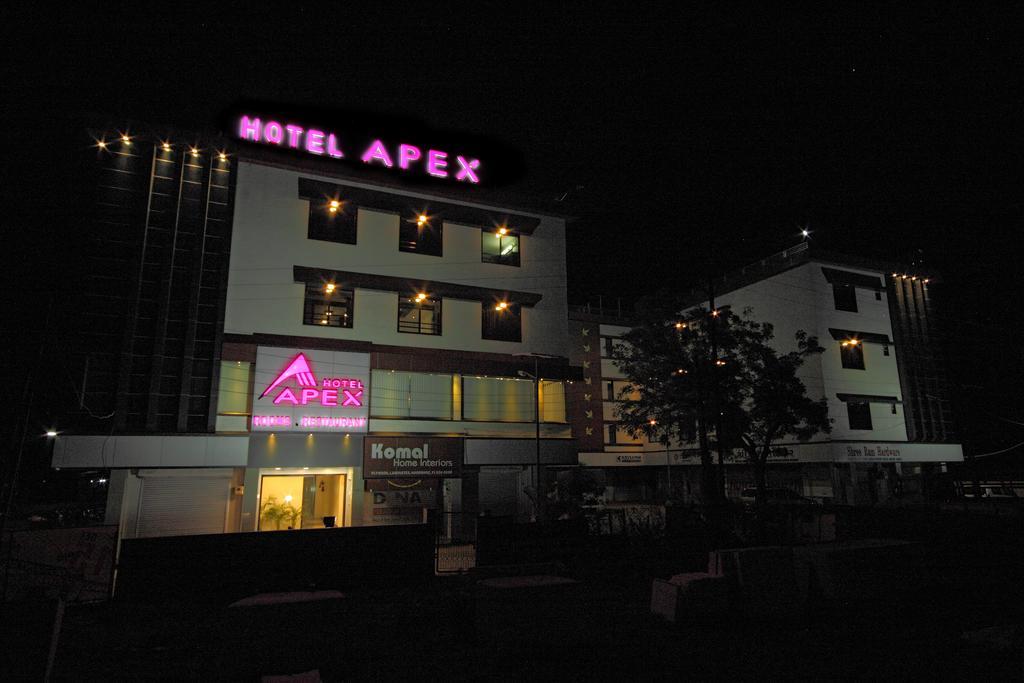 Hotel Apex Surat Exterior photo