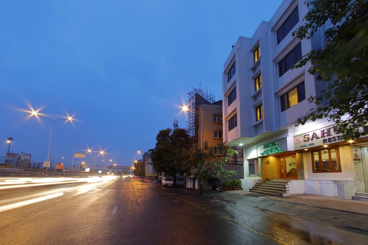 Hotel Apex Surat Exterior photo