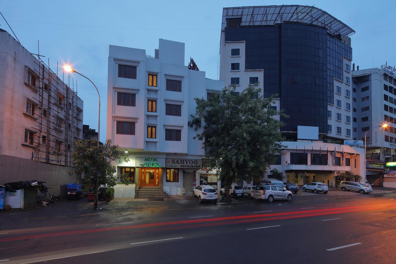 Hotel Apex Surat Exterior photo