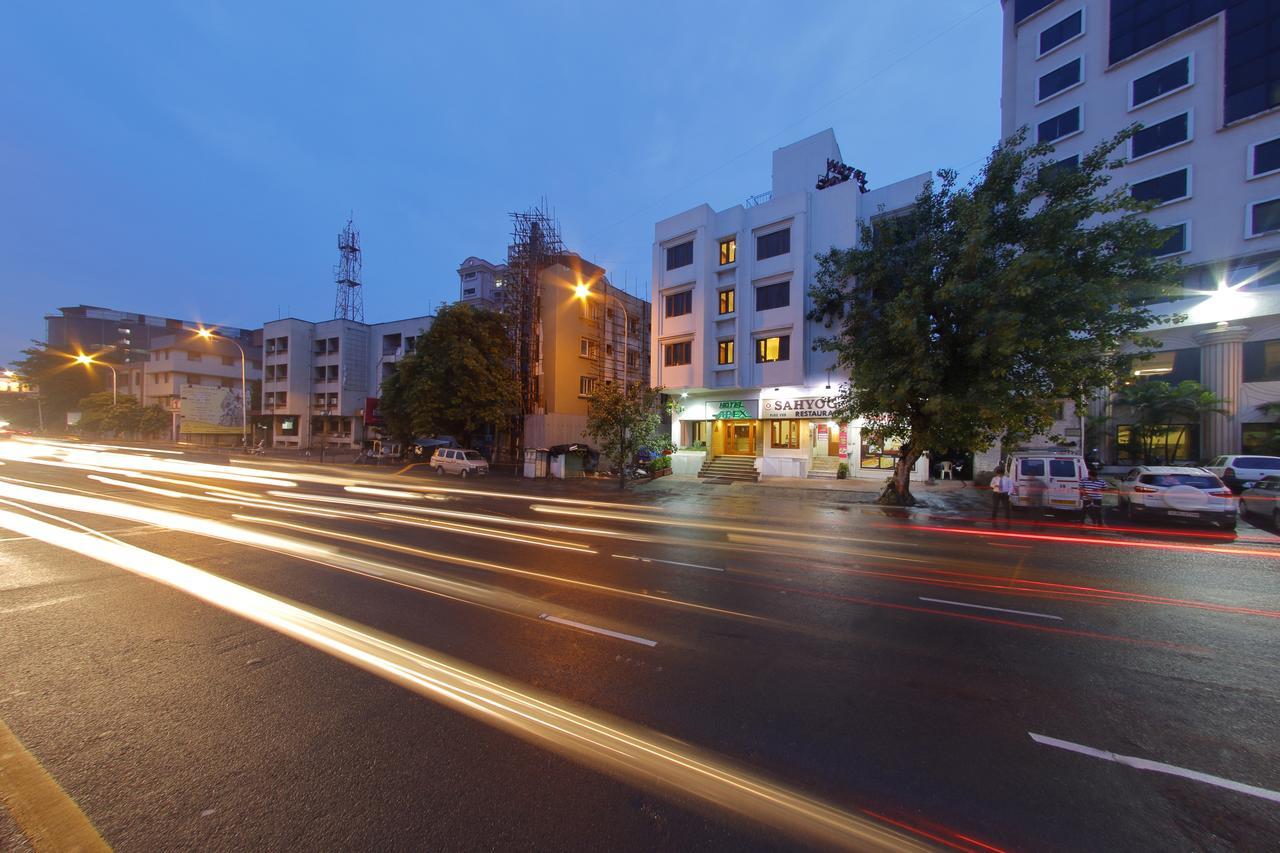 Hotel Apex Surat Exterior photo