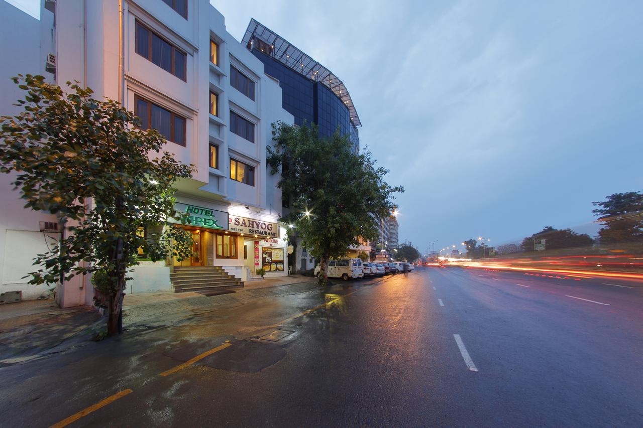 Hotel Apex Surat Exterior photo