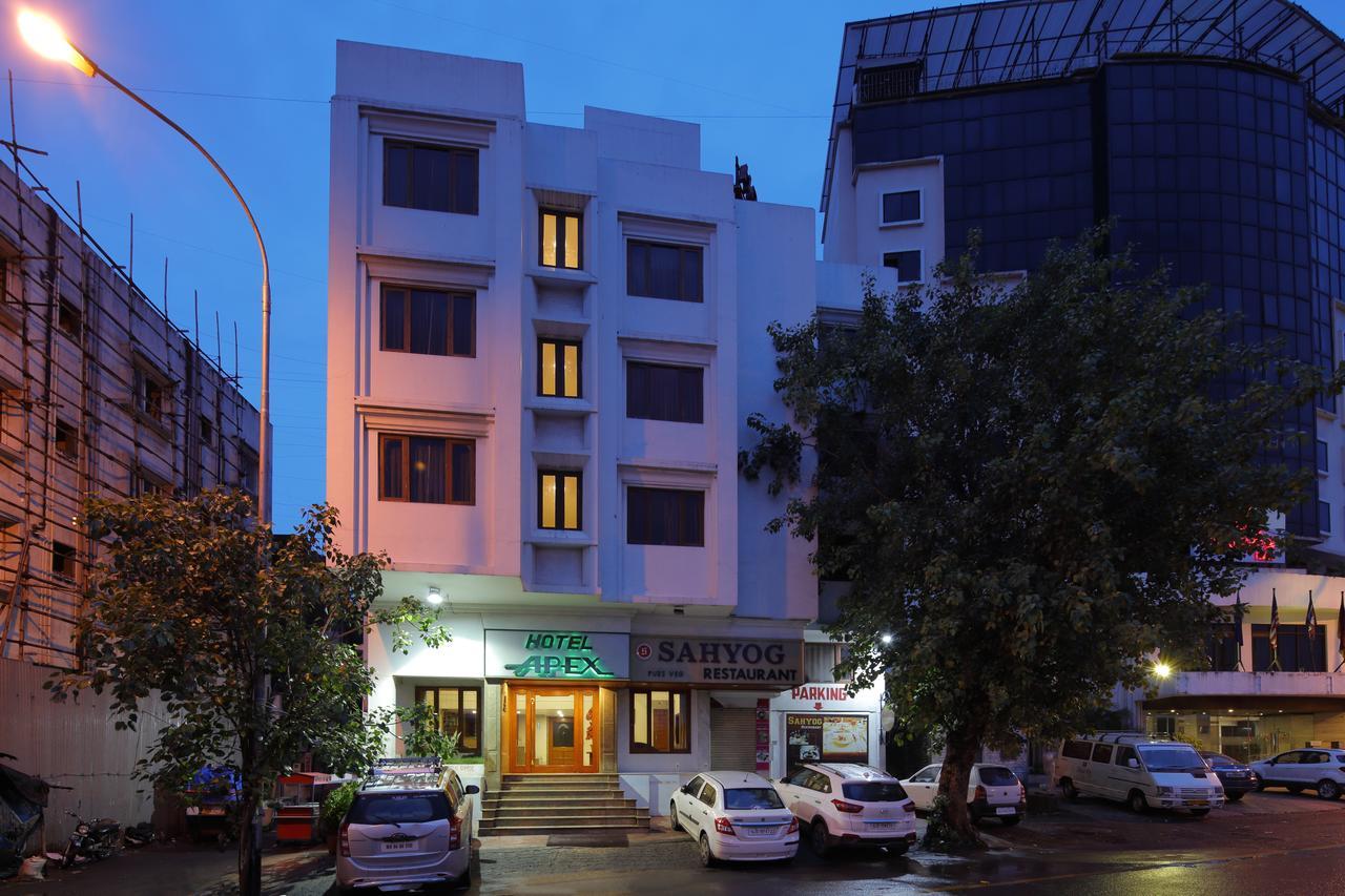 Hotel Apex Surat Exterior photo